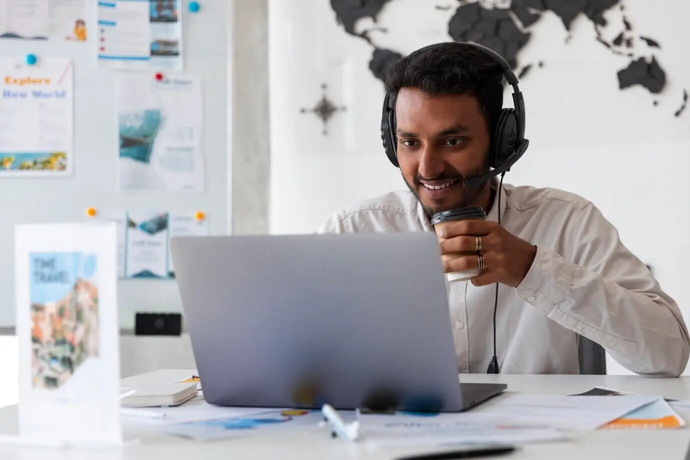 Ein Tag im Büro einer Reiseagentur